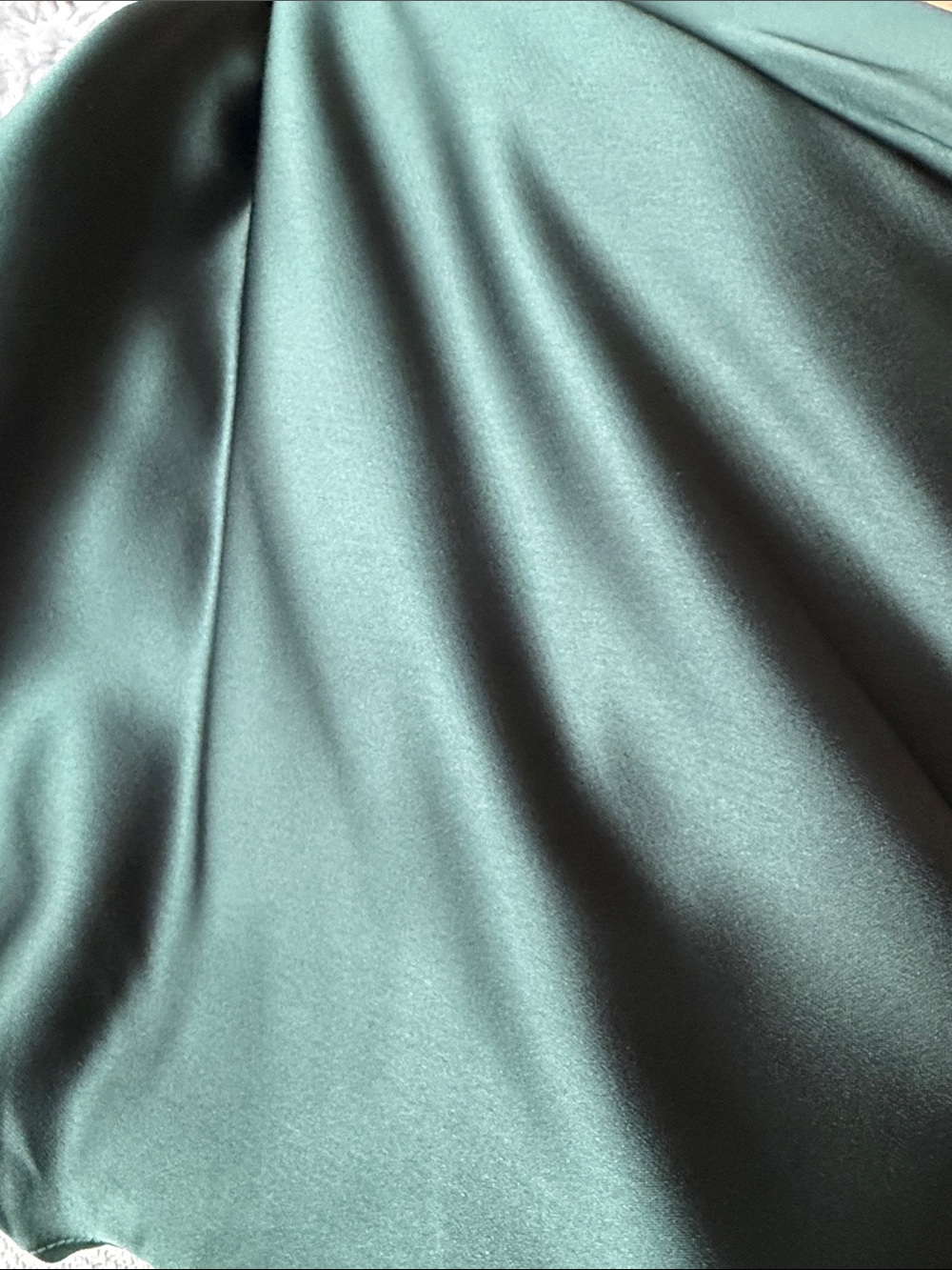 Amsale Elegant Emerald Green One-Shoulder Evening Gown - Picture 11 of 11